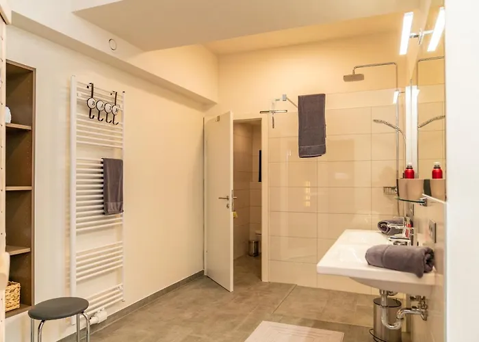 Greisslerei شقة *